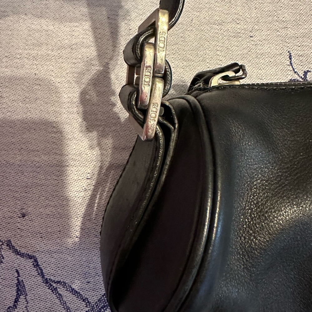 Tod’s Barrel Shoulder Bag - Picture 3 of 4